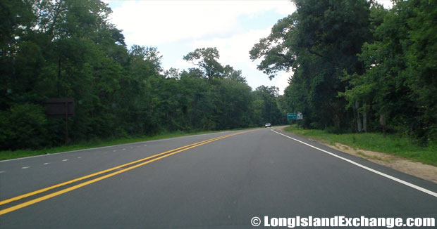 Bethpage State Parkway Beginning of Northbound road from Southern State Parkway, North Massapequa