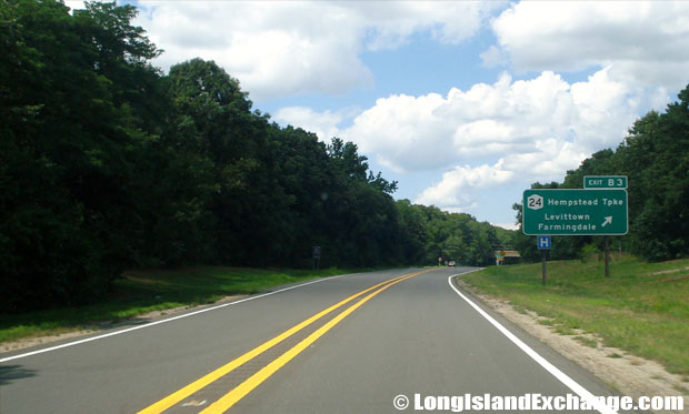 Bethpage State Parkway Northbound to Hempstead Turnpike Exit, Farmingdale