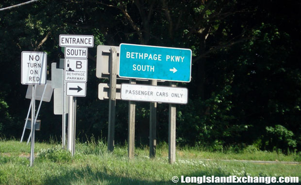 Bethpage State Parkway Beginning of Northbound road from Southern State Parkway, North Massapequa