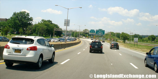 Cross Island Parkway Northbound at Throgs Neck Bridge, Clearview