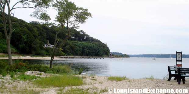 Lloyd Harbor Fort Hill Beach