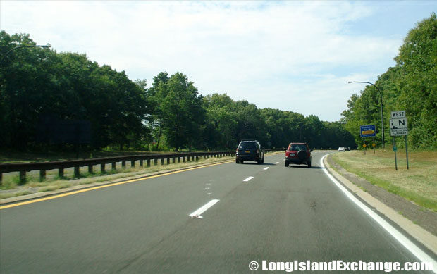 Northern State Parkway Westbound from Round Swamp Road, Melville 