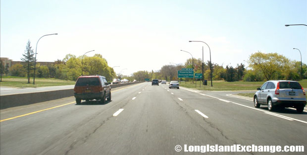 Meadowbrook State Parkway Southbound North of Zeckendorf Blvd.