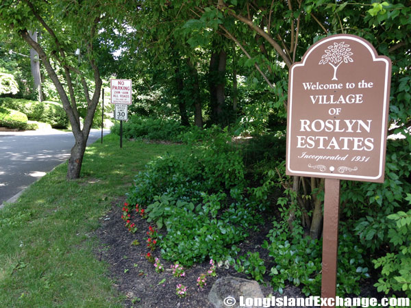 Roslyn Estates Welcome Sign