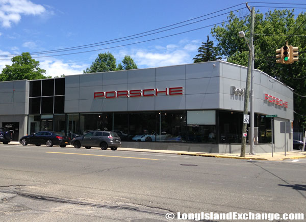 Porsche of Roslyn in Roslyn Heights, NY