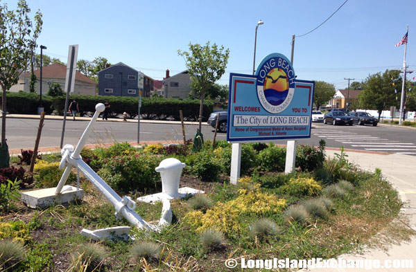 Long Beach Welcome Sign