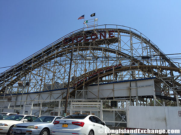 Cyclone Roller Coaster