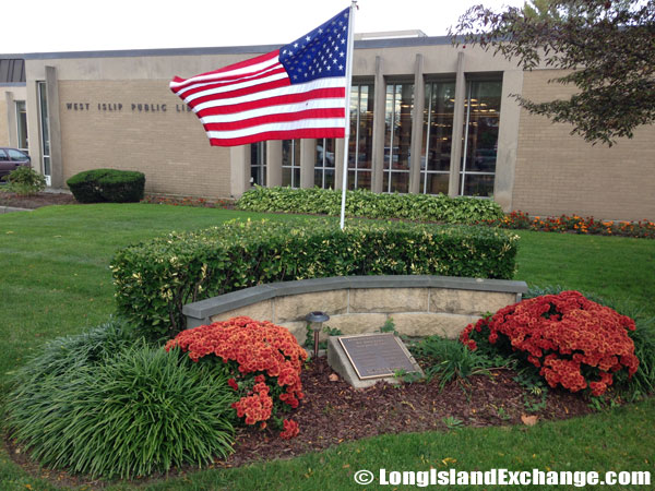 West Islip Public Library